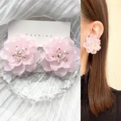 桜ピンクローズガラスフラワー　お花　ピアス　イヤリング