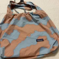 patagonia エコバッグ 青とオレンジのパターンのサムネイル