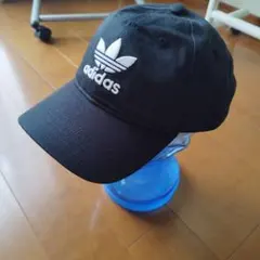 未使用に近い adidas ブラック キャップ（57-60cm）2018製のサムネイル