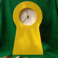 IKEAイエロー鍵穴型アナログ置時計
