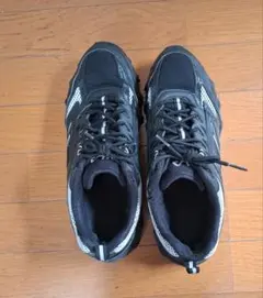 FILA OAKMONT TR V3 スニーカー ブラック 28cmのサムネイル