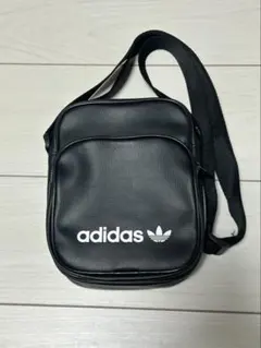 Adidas アーカイブ ショルダーバッグ