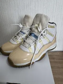 Item thumbnail for item 61345900-5b43-4560-a250-43c0adce0519