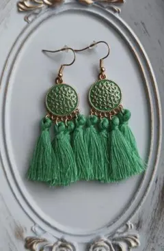 未使用 ✨グリーンボヘミアン風タッセルピアス