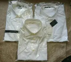 UNIQLO ユニクロ 白 Yシャツ３枚セット！(半袖１枚・長袖２枚) 白シャツ