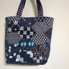 絣生地の変形ヘキサゴンのバックです　軽くて丁度良い大きさのシンプルなバックです