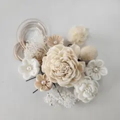 178　つまみ細工髪飾り　ホワイト×ベージュ　卒業式ブライダル成人式