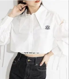 Chico 肩スリットクロップドシャツ