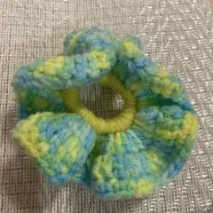 青と黄のニットシュシュ　ハンドメイド　シュシュ