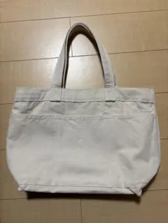 無印良品　ホワイトキャンバストートバッグのサムネイル