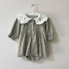 オリーブグリーン フラワープリント　ロンパース 70cm