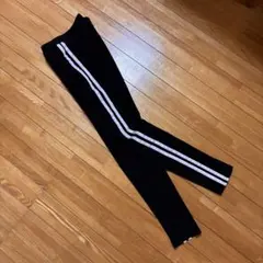 ライン入りレギンス