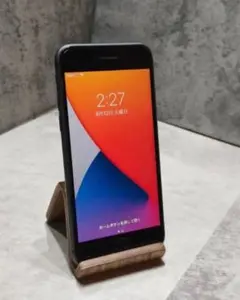 美品 iPhone8 64GB SIMフリー スマホ