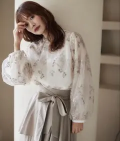 mysty woman花柄刺繍 シアーブラウス ボリューム袖