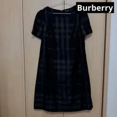 Burberry ワンピース　半袖　ブラック　チェックの地模様　サイズ46のサムネイル