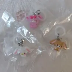 サンリオ ゆるっとめじるしアクセサリー しろうさ♡くろうさ♡ぼんぼんりぼん