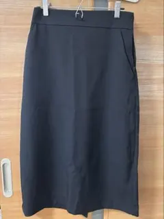 黒のタイトスカート サイドファスナー付き