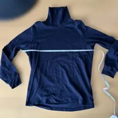 UNIQLO ネイビー タートルネック