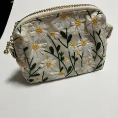 4 デイジー刺繍 ポーチ ベージュのサムネイル