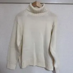 アイボリー タートルネックニット Mサイズ