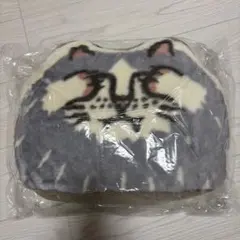 新品未使用　モモンガ腰当てクッション/ハチワレ