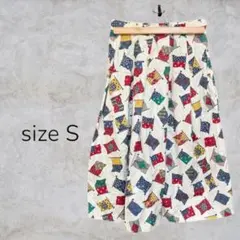 フレアスカート ひざ丈 ミディ丈 総柄 レトロ カラフル 国旗 柄 モダン