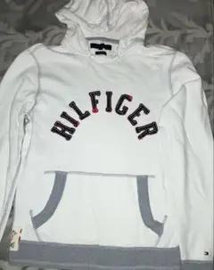 トミーヒルフィガー フード付きパーカー