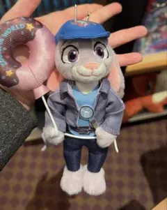 【新品】ジュディ　ぬいぐるみバッジ　ズートピア　ZOOTOPIA キーホルダー