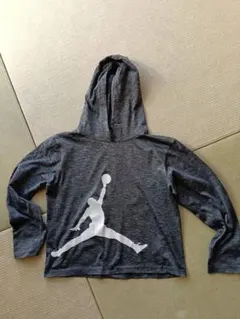 Jordan Brand Dri-FIT パーカーグレー Sサイズ　ジュニアSのサムネイル
