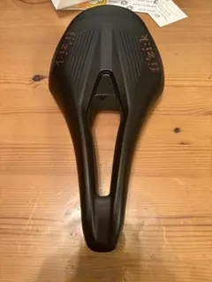 Fizik ARGO R3 サドル 140mm Amazon | Fizik Vento Argo R3 アダプティブサドル ブラック 140mm
