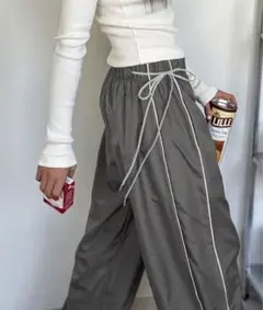 【 BARELY BLUE 】 Y2K サイドライン ドロスト ナイロン パンツ