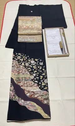 黒留袖フルセット　蘇州刺繍　総刺繍　正絹　五つ紋　結婚式　豪華　桐箱 黒留袖フルセット 蘇州刺繍 総刺繍 正絹 五つ紋 結婚式 豪華 桐箱