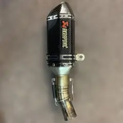 Akrapovic風カーボンサイレンサー マフラー 本体のサムネイル