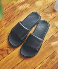 ＜UGG＞シーサイド II スライド サンダル　26