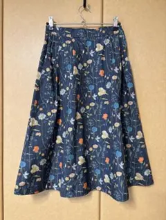 テチチ　ネイビー 花柄 フレアスカート