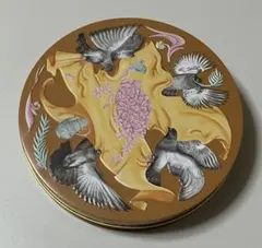 サウジアラビアデーツ缶3つとストラップとステッカ サウジアラビアデーツ缶3つとストラップとステッカ サウジアラビア