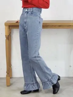 【新品未使用タグ付き】裾フリル デニムパンツ ブルー Mサイズ