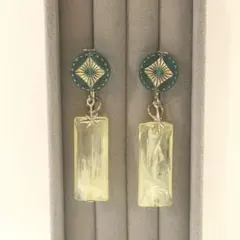 ハンドメイドアクセサリー　イヤリング　水色　黄色　星