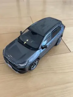 トヨタ　rav4 カラーサンプル　ミニカー　グレーメタリック Amazon | 1/30 トヨタ 新型RAV4 PHV ラブフォーPHV 非売品