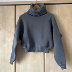 MURUA タートルネック クロップドセーター ブルーグレー