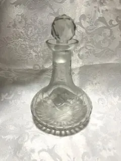 香水瓶　花瓶　ガラス　蓋　おしゃれ　置き物　パフュームボトル　フレグランスボトル