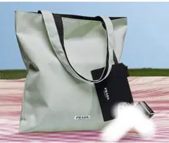 2026年最新】prada ノベルティ トートバッグの人気アイテム - メルカリ