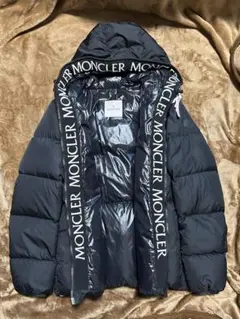 MONCLER ネイビー ダウンジャケット フード付き　クリニーング済み
