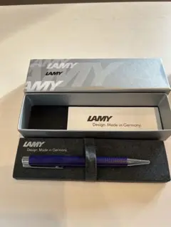 Item thumbnail for item c8556264-7301-4471-a0e0-16c011dfc7a2