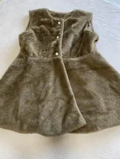 パールボタンペプラムファーベスト 神戸レタス