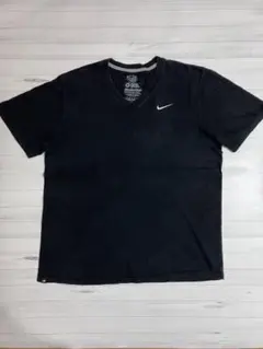 NIKE VネックTシャツ
