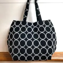 ハンドメイド　バルーントート　丸み　大きめ　タンバリン柄刺繍　ブラック中厚リネン