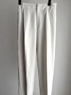 beauty&youth 新品未使用 オフホワイト センタープレススラックス