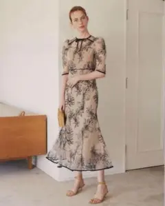 LEJA 花柄刺繍フロントバックリボンパフスリーブマーメイドフレアドレス　S