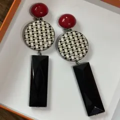 A*a様 《美品》イアパピヨネ　インポート品　幾何学模様 イヤリング レッド ブのサムネイル